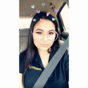 Meet your Posher, Denise